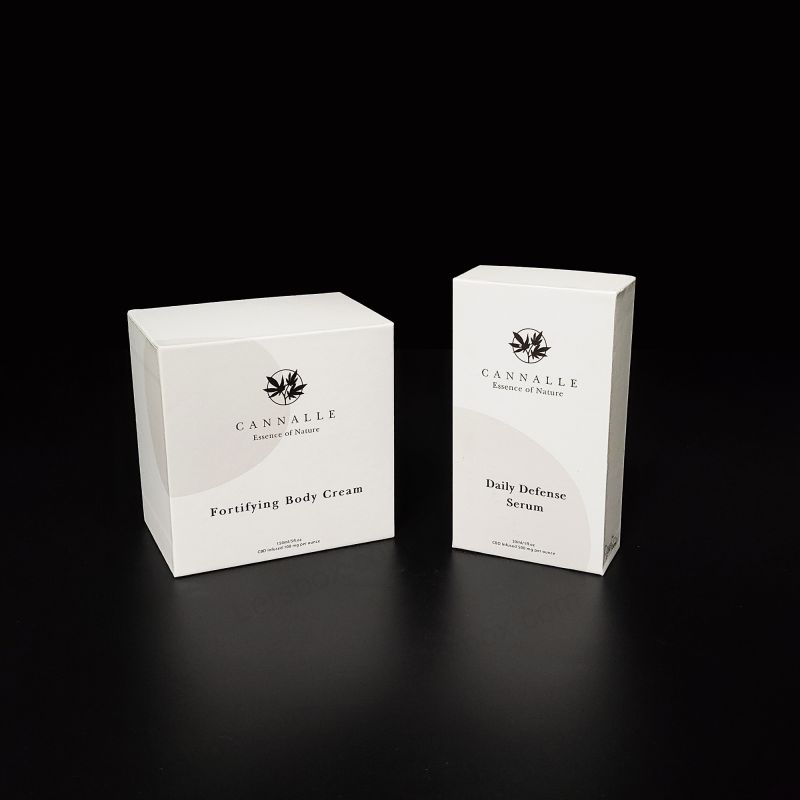Logo Gold Foil Kotak Hadiah Parfum Kaku Dengan Baki Busa Eva dan Premium Finish HP017